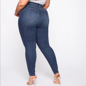 Fashion Nova Women’s Our Favorite High Rise Skinny Jeans Dark Denim Size 16